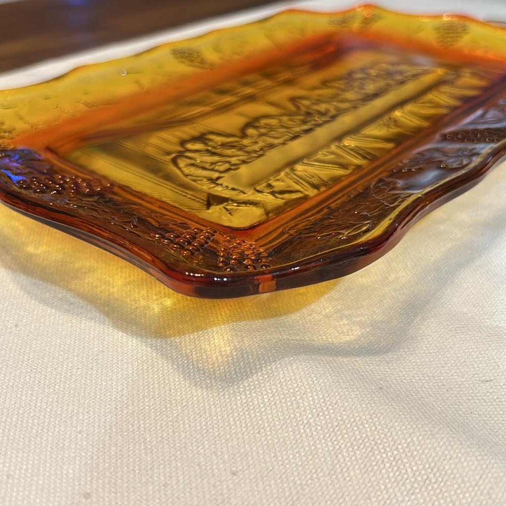 Tiara Indiana Glass Bread Plate Amber The Lord's Supper Vintage - Picture 2 of 5